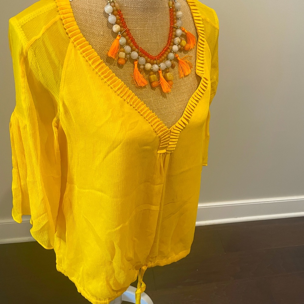 Diane Von Furstenberg Yellow Crepe Cinch Waist Blouse 10 Bell Sleeve Deep V
